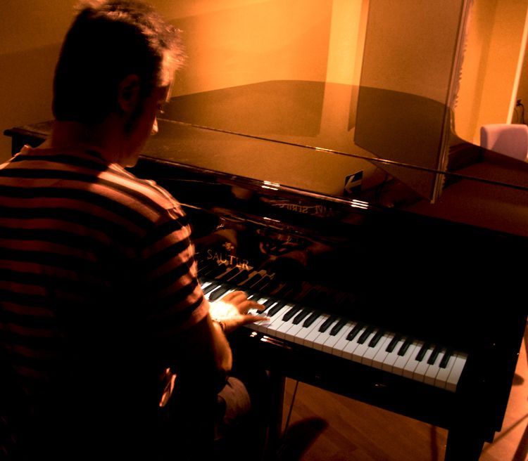 JAVI-EstudioFJR-Piano